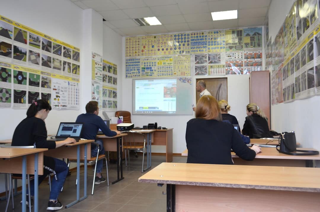 Harnessing Minecraft in the Classroom for Enhanced Learning